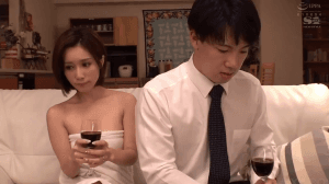 [SSNI-744] Anh thanh niên khờ khạo bị vợ của sếp gạ chịch cắm sừng sếp (Vietsub)