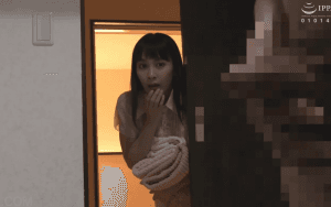 [VENU-967] Biết Bố chồng còn Sung Cu hơn chồng con dâu gạ đụ với bố (Vietsub)