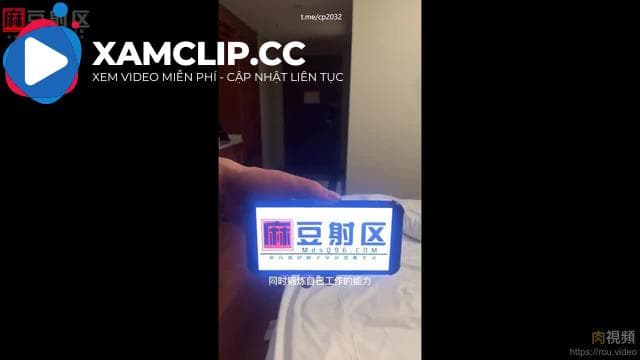 3.000 nhân dân tệ để cặp kè với một nữ thần gợi cảm. Cô ấy ôm lấy bộ ngực to mềm mại của mình và đè lên người cô ấy và hét lên một cách rất gợi cảm.