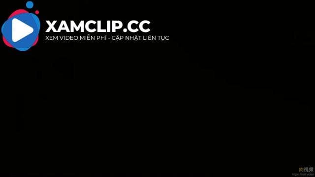 Bậc thầy móc nối, anh Jun, chưa bao giờ tiết lộ tác phẩm hay nhất của mình. Anh ấy cặp kè với một nữ thần đẹp trai, một giáo viên tiếng Anh.