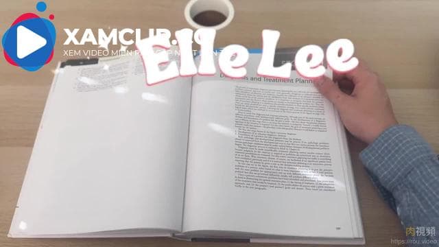 Cổ động viên mạnh mẽ nhất thay bài tập về nhà bằng oral sex Elle Lee