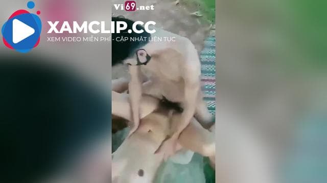 Giữa đồng vắng chơi không bao giã em như giã gạo