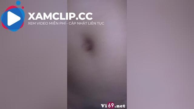 Đang ngủ thì bắt em dậy chịch làm em khó chịu