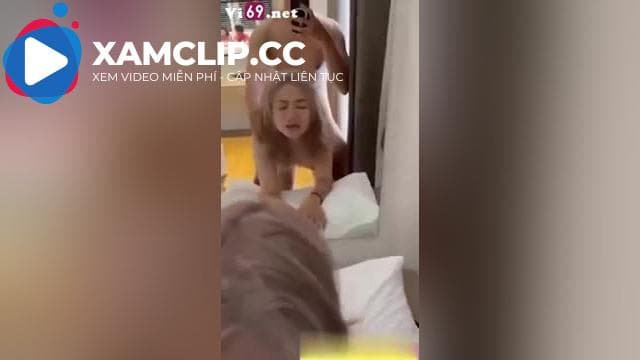 Chơi trước gương sướng quá em tóc vàng rên không biết mệt