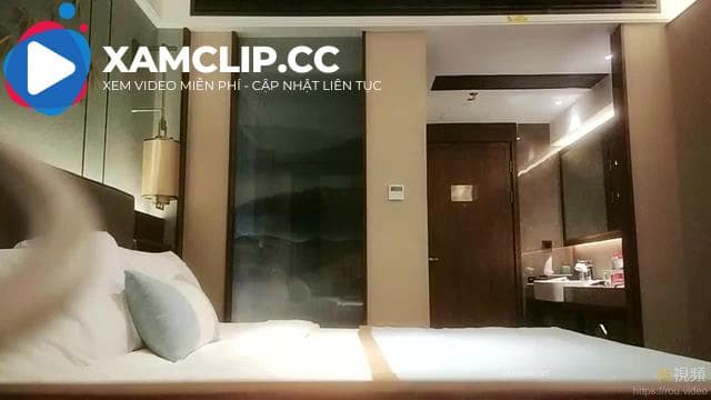 Chuyện về một gia đình tốt, chụp ảnh thẳng thắn, hẹn hò trực tuyến, người phụ nữ trung niên xuất thân từ một gia đình tốt, người gặt đập