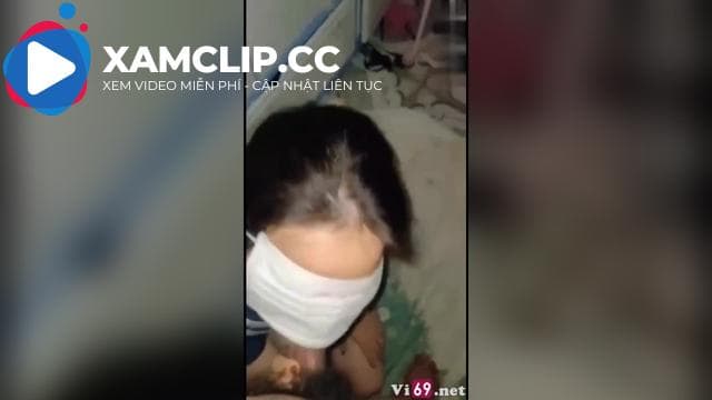 Đưa em về tuổi mới lớn với bộ đồ nữ sinh bên bàn trang điểm