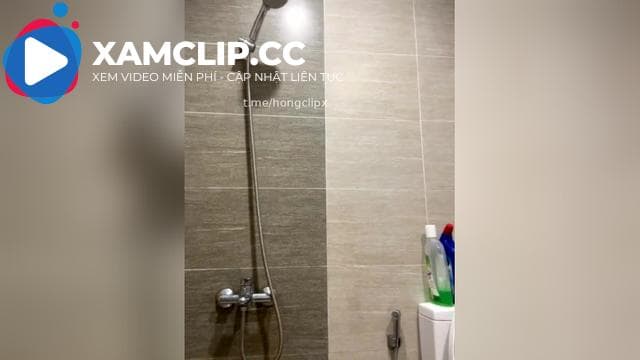 Full clip 13 phút santasugar2k tắm truồng khoe cơ thể mặn mà