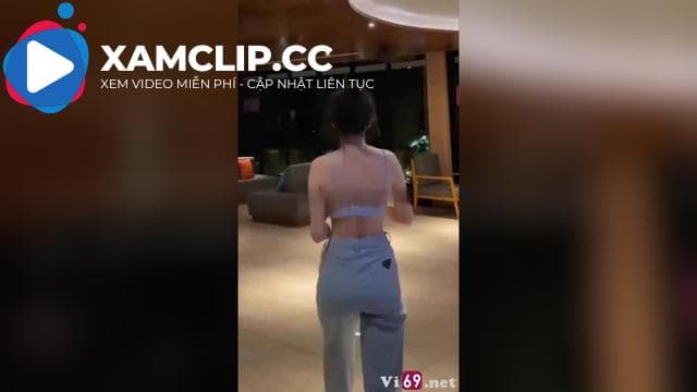 Cuối tuần đưa em đi quẩy từ bar về đến khách sạn