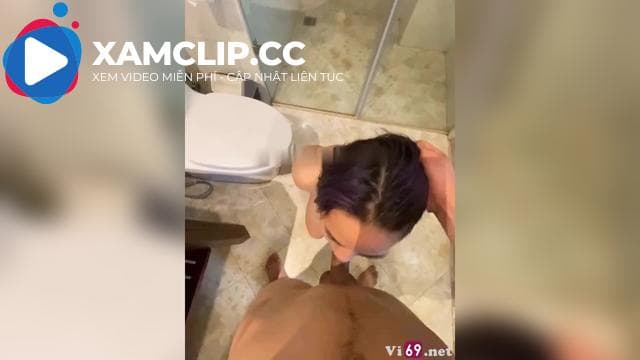 Em mới quỳ gối bú cu 1 lúc mà anh bắn tinh như bắn pháo hoa