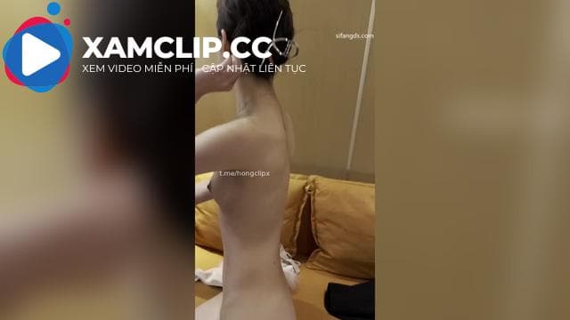 Nữ sinh viên hoa khôi đại học bị dụ dỗ chụp ảnh nude
