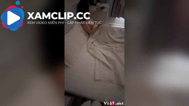 Lần đầu em thấy chim độ bi nên phải hướng dẫn em làm sao cho phê