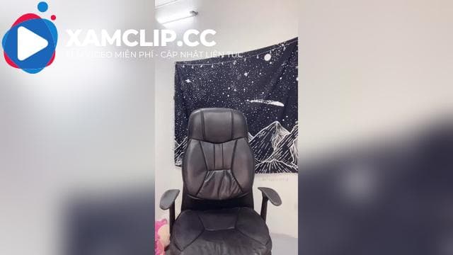 Em tự nhận mình là Heo nhỏ nhưng hàng họ cứ múp rùm rụp