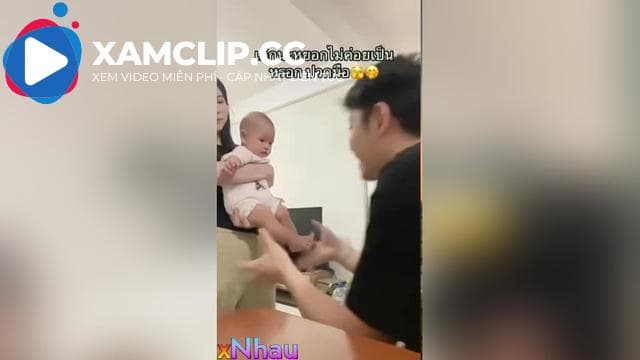 Con ơi cho chú chạm vào người 1 tí nhé