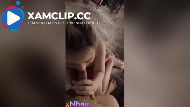 Bé yêu gái quê mới lớn cực mê bú cu anh hàng xóm với cu bự dài