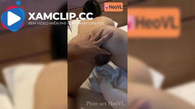 Nằm lướt face chổng mông cho anh đụ