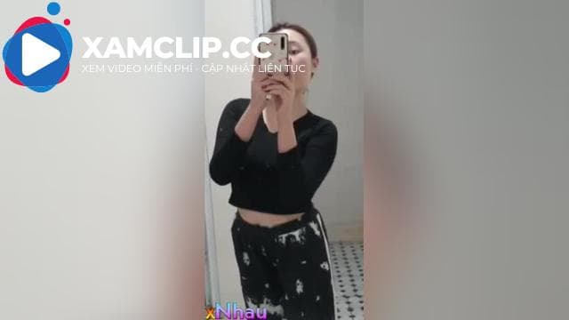 em sinh viên đại học kinh tế chuppy mông to show mông bím múp rụp