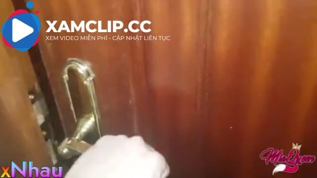 Mấy khi được em gái cho cạ lồn phải cạ ngay 3