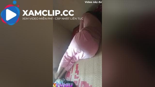 Mấy khi được chị gái cho sờ lồn phải sờ ngay 4