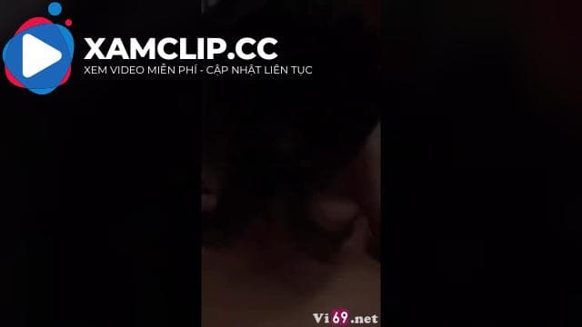 Kỷ niệm sinh nhật tuổi 18 của bé nữ sinh