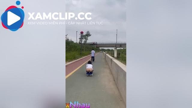 Em học sinh nghiện public móc lồn sau ông già