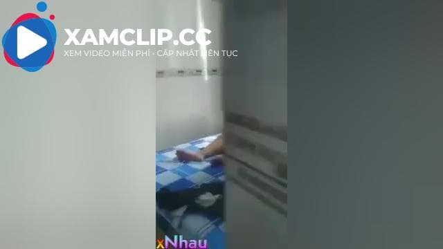 Thanh niên Chăn Bé Lớp 11 Vào Nhà Nghỉ Địt Phê Lòi