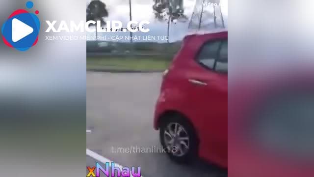 Cặp Đôi Địt Nhau Trên Ô Tô Màu Đỏ Hot Nhất Hôm Nay
