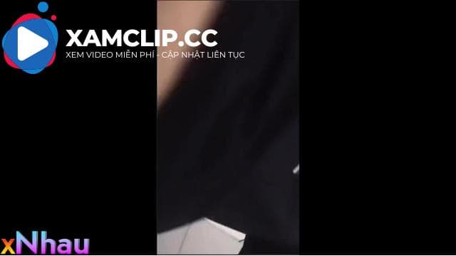 Em học sinh Ngọc Lam 2ka9 kính cận đầy quyến rũ