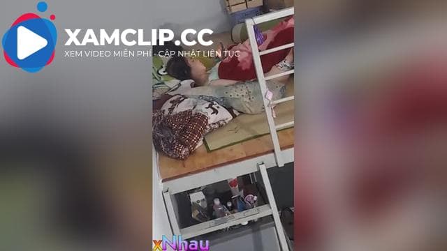Quay Trộm Em Gái Vừa Xem Sex Vừa Móc Lồnn