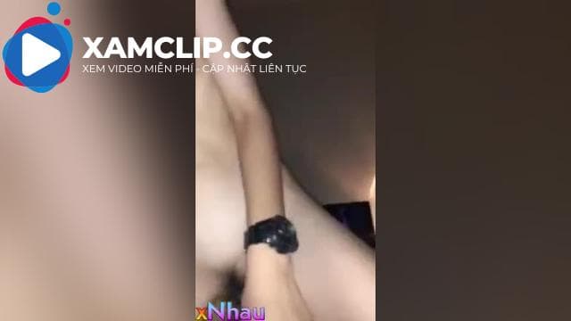 Địt được em ruột khi nó đg ngủ nên bảo cho doggy