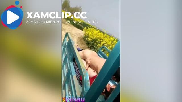 Chịch ngoài trời vậy mới phê 😊😊