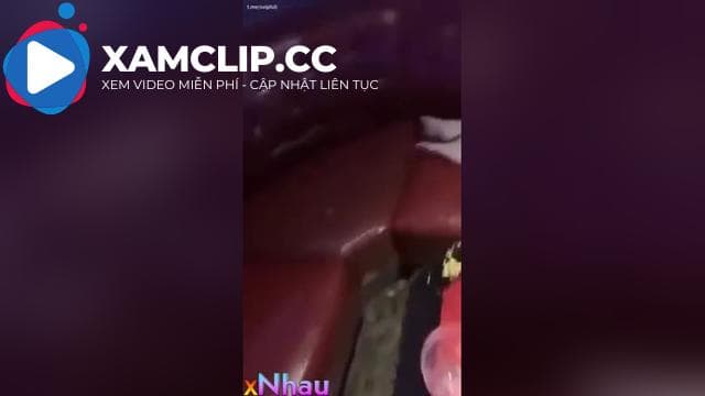 đi karaoke say quá lột hết quần áo ngủ luôn và bị địt