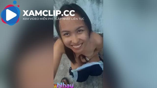 Public em gái chơi trần tại nghĩa địa cực chill