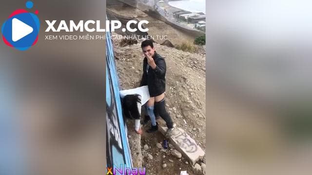 Độc lạ, Lên núi doggy để cho mọi người nhìn thấy Full