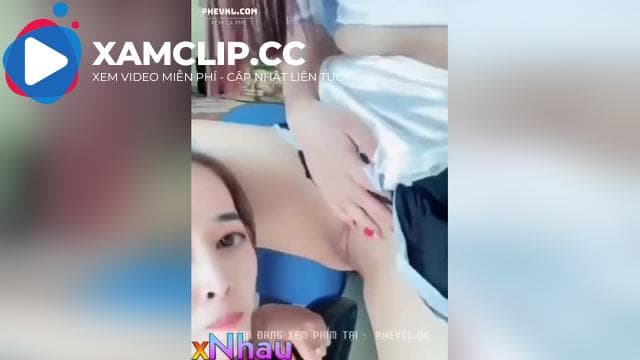 2 em gái việt nam lếu lều nhau