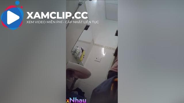 Thg e nứng quay lén chị ruột tắm bị phát hiện cay quá đăng lên mạng