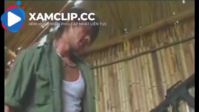 Nữ quân nhân Thái Lan bị địch bắt dí súng vào đít, nhưng cương quyết không hé nửa lời