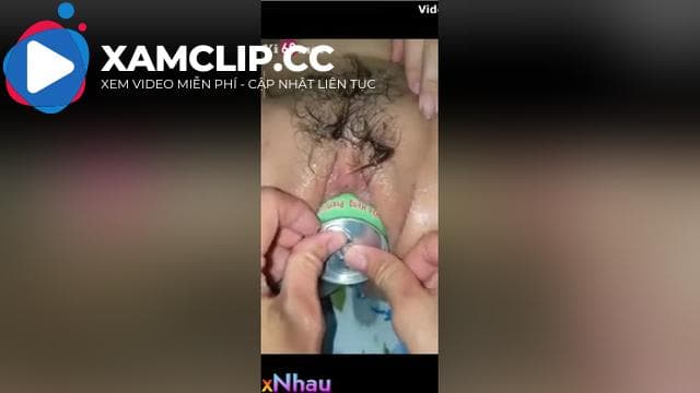 Nhét cả lon nước vào lồn, Thg e biến thái nhét nước vào lồn MBBG