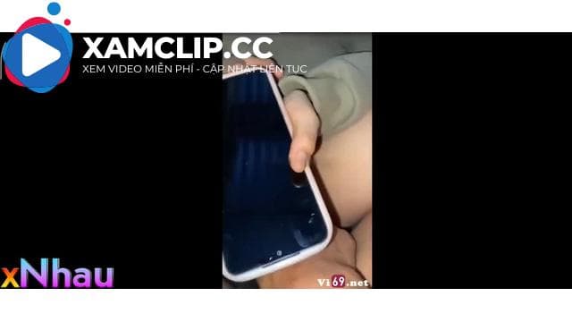 Lén địt e học sinh trên võng, Bố mẹ thì nch ở ngoài thg bạn thì địt nhau