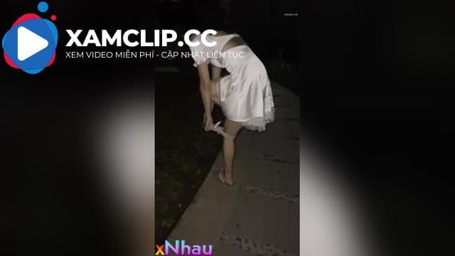 Nửa đêm dắt E nyc ra đường Public