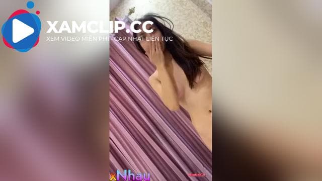 Đang quay lén thì bị E gái ngành phát hiện