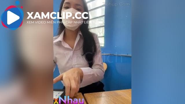 E gái học sinh show lồn trong lớp học lén nhấp toy siêu dâm
