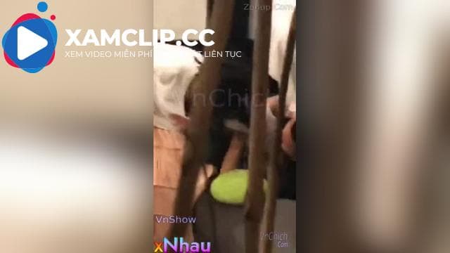 E gái học sinh thác loạn xả đồ cho bao nhiêu người bóp vú sờ lồn