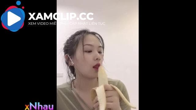Clip Quyên Trần Dạy Chị Em Cách Ăn Chuối Vừa Sướng Vừa Ngon