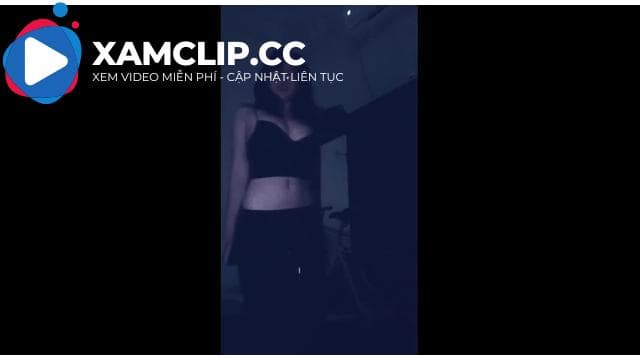Idol Thảo Linh chân dài, mông cong eo thon tụt quần khoe bướm #1