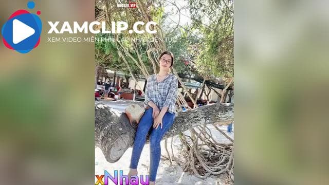 Nện em hàng xóm dâm làm em sướng rên la