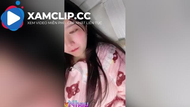 E học sinh trung quốc lồn nhiều nước lén thủ dâm khi bố mẹ ngủ