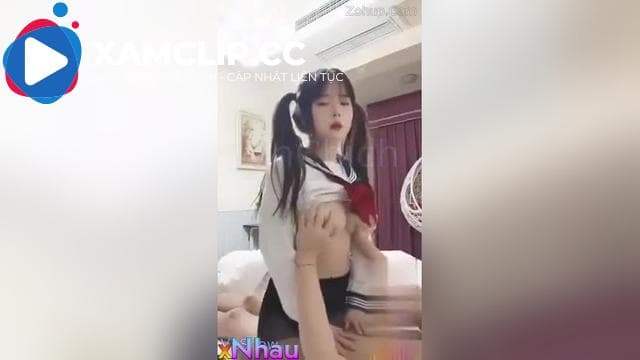 E học sinh cosplay vú to như pi tiên bán trinh với giá 5000NDT siêu múp