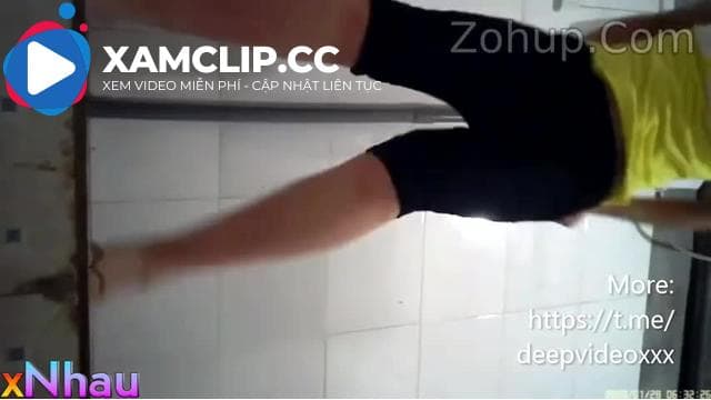 Quay lén mấy e học sinh đi ỉa đái suýt thì bị phát hiện