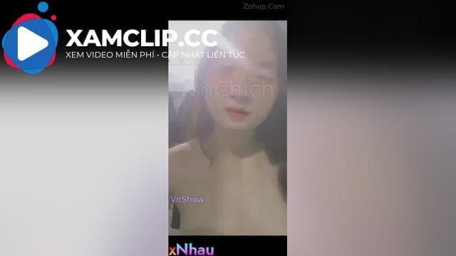 bé học sinh vào wc thủ dâm nhưng quên ko đóng cửa và cái kết đắng