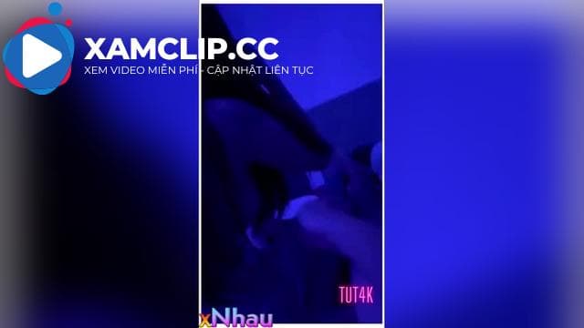 bé học sinh bị bạn rủ vào karaoke xong bị hiếp dâm tập thể trong đó